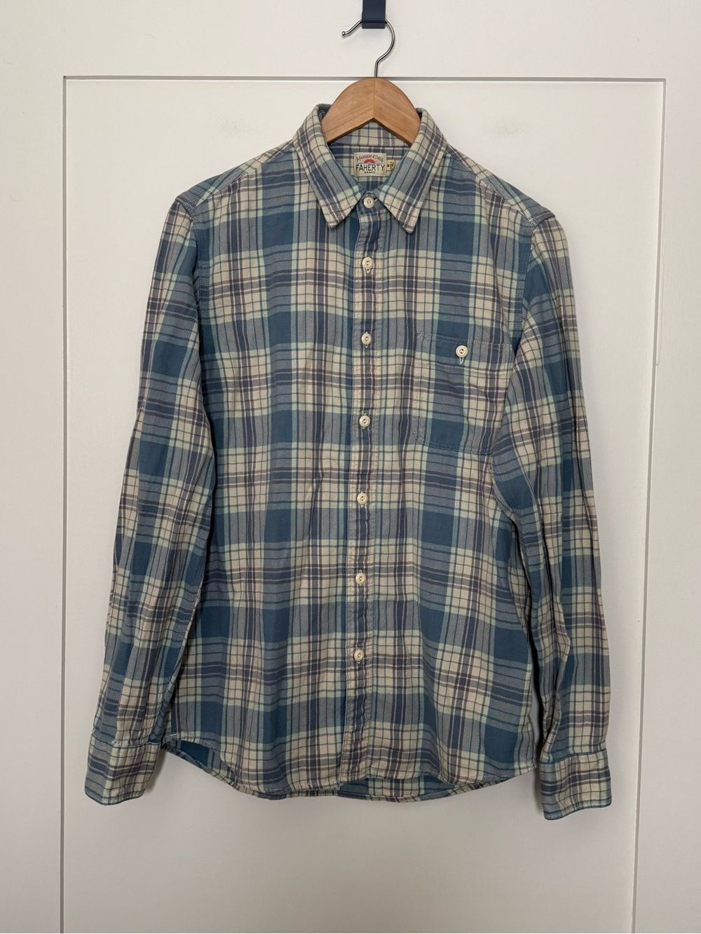 Faherty Flannel Shirt Mens Sz M Blue Plaid Long Sleeve Organic Cotton Outdoor